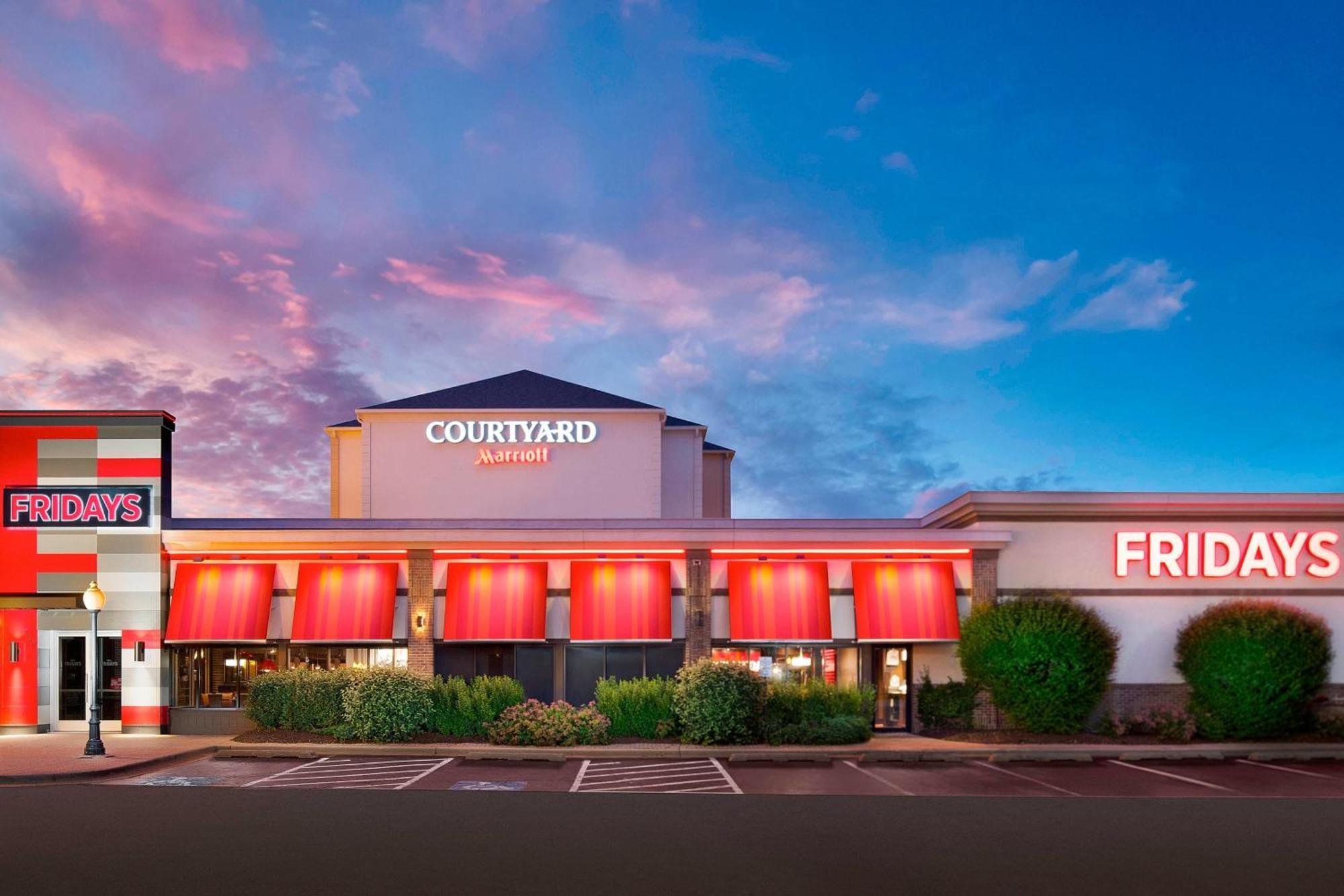 Courtyard Chicago Midway Airport Hotel Bedford Park Kültér fotó